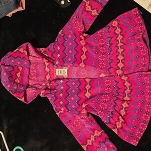 18M Carters sweatershirt, new with tag (NOT A 3 PIECE)